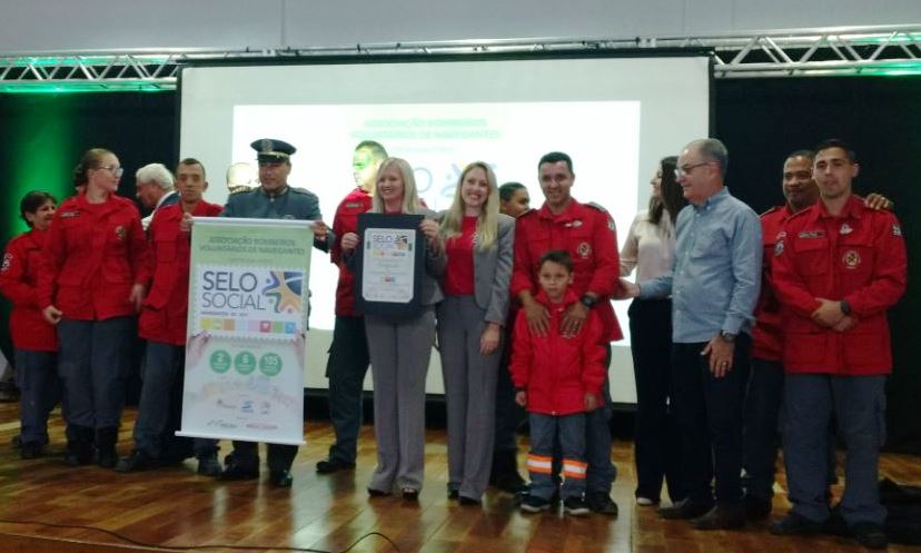 NAVEGANTES: Bombeiros Voluntários recebem reconhecimento do Selo Social 0